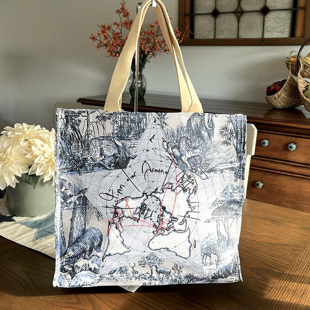 DIOR BEAUTE AROUND THE WORLD TOTE - Picture 2 of 9